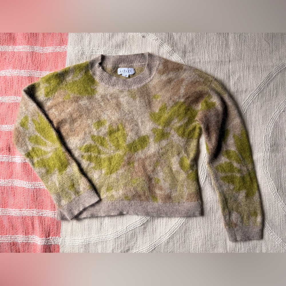 L Velvet by Graham & Spencer Tan and Green Baby Alpaca Soft Sweater - Picture 4 of 7